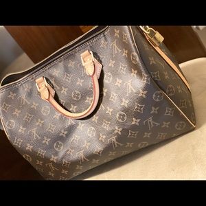 SOLD!!!! 🔥🔥🔥!!!! Louis Vuitton Bondouliere 35